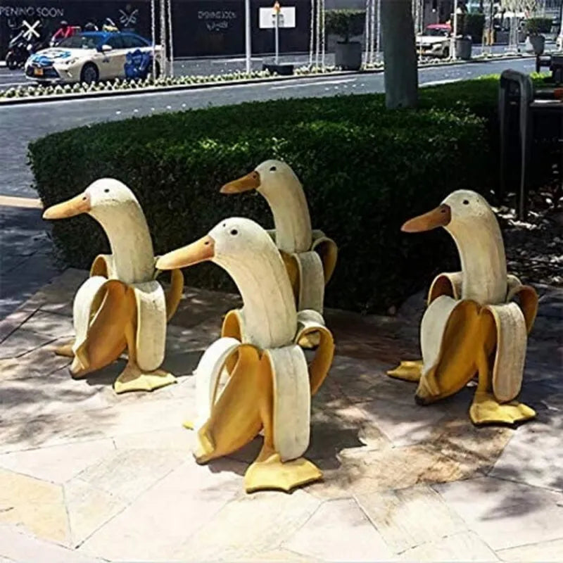 BananaDuck Dekorationsfigur – Verspielte Harzdekoration für drinnen oder draußen | Karnz