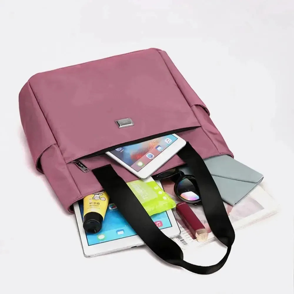 SchoolPro Tasche – Wasserdichte, leichte Handtasche mit großem Fassungsvermögen
