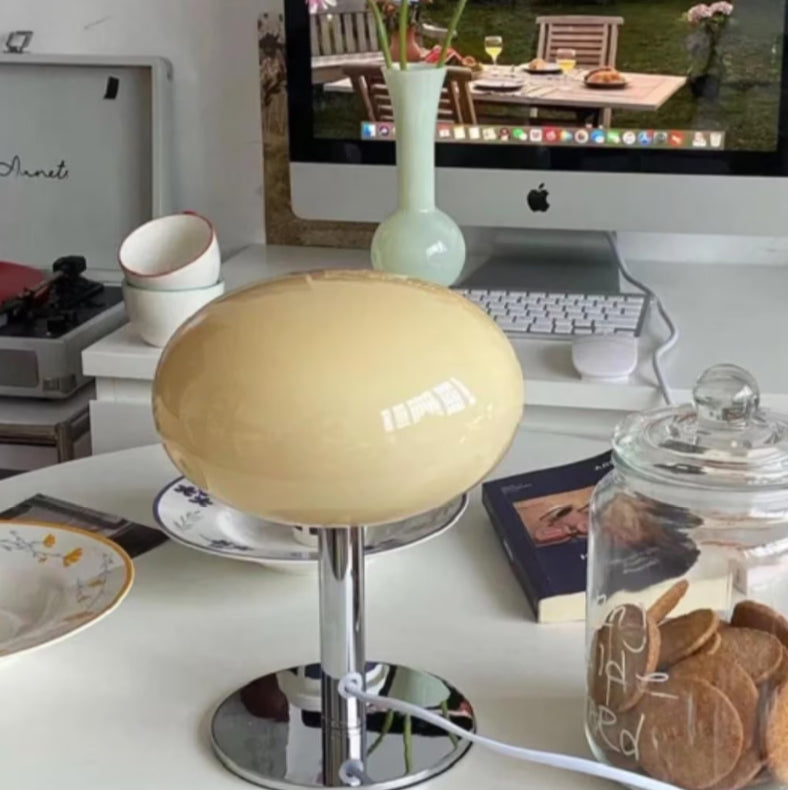 SérénitéMagique - Elegante beige Tischlampe für Ambientebeleuchtung Karnz