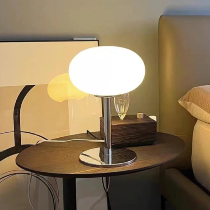 SérénitéMagique - Elegante beige Tischlampe für Ambientebeleuchtung Karnz