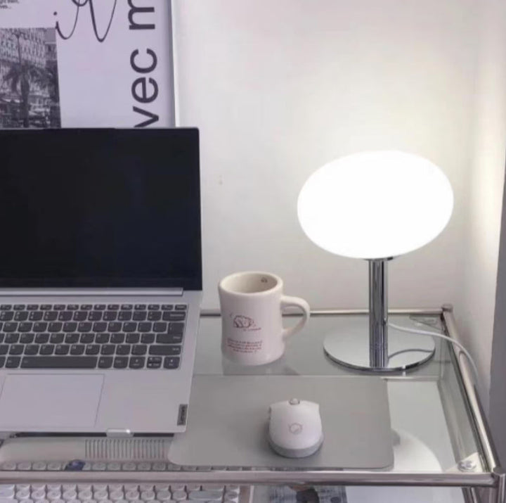 SérénitéMagique - Elegante beige Tischlampe für Ambientebeleuchtung Karnz