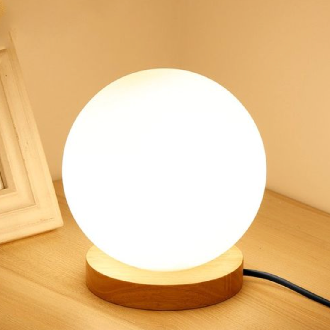 Tisch Globus Licht Karnz