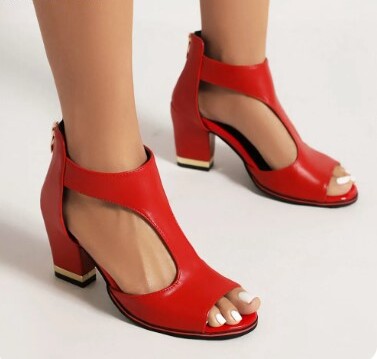Orthopädische Ledersandalen mit Absatz