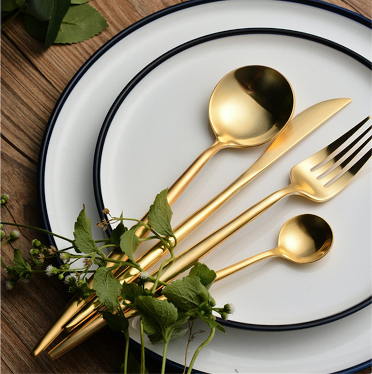 Arya Gold Besteckset – Elegante Schlichtheit in Gold | Karnz