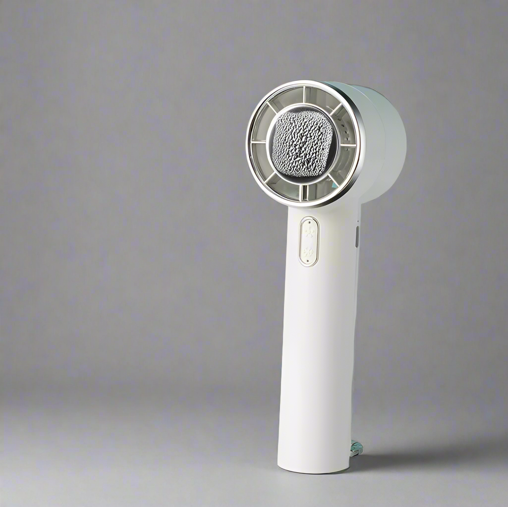Skye Mini Ventilator mit Kühlplatte – Tragbarer Ventilator mit 100 Geschwindigkeiten und verstellbarem Luftzug | Karnz