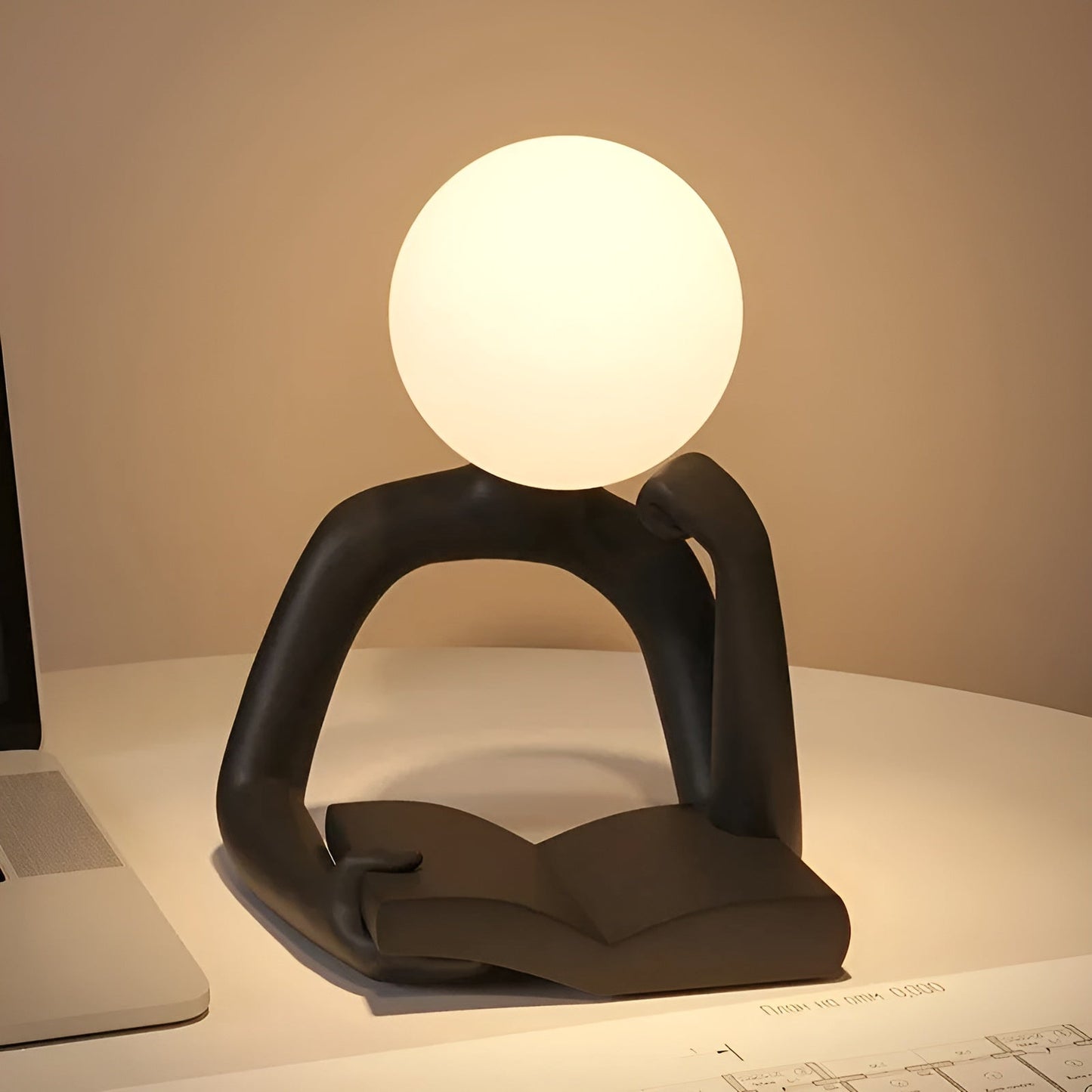 Aura Sculpt Lampe - Moderne Tischlampe mit abstraktem Design | Karnz