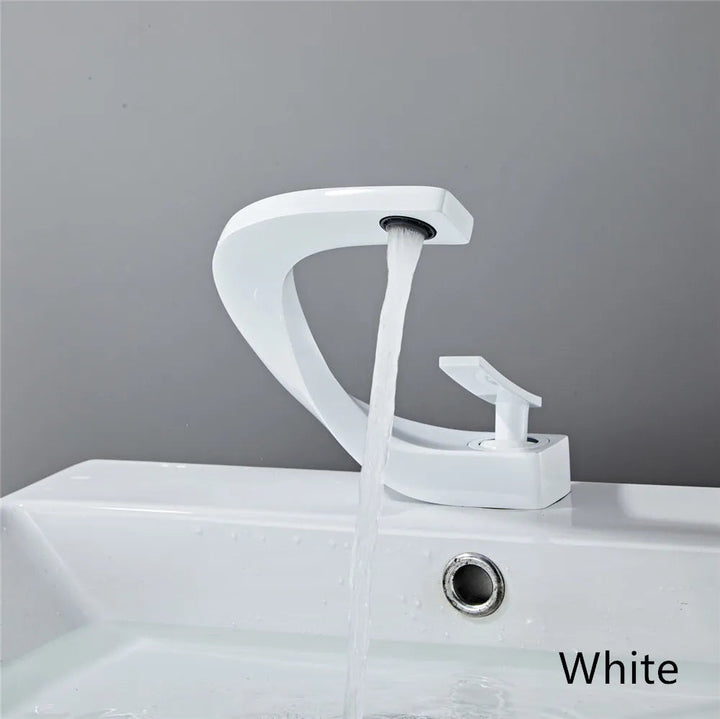 Nordic Arch Künstlerischer Deckmontierter Wasserhahn