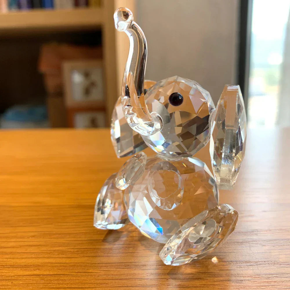 Superniedliche Tierkristallkugelfiguren