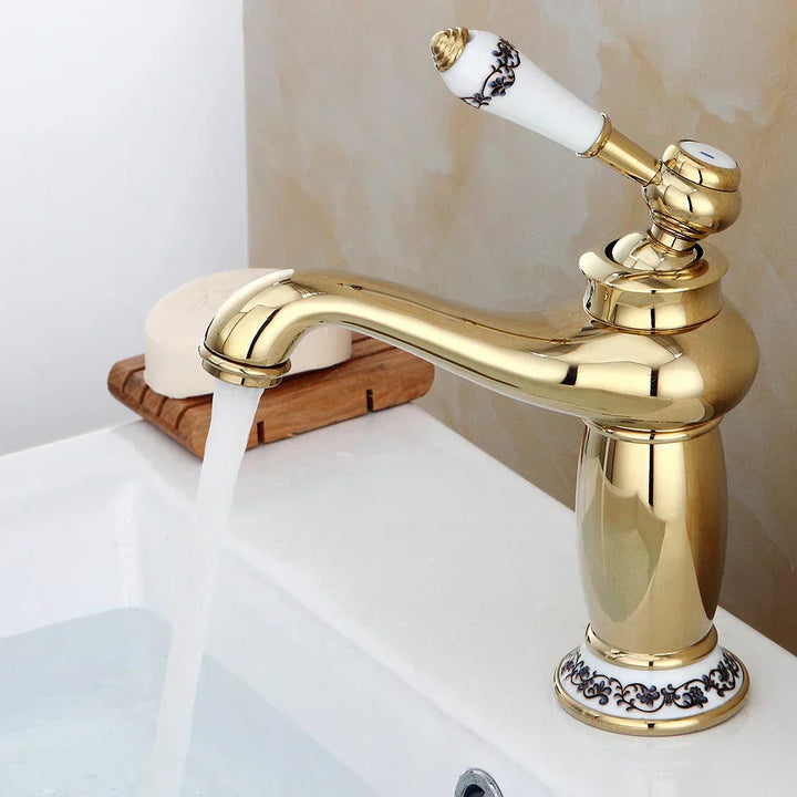 Karnz | Vintage Luxe Badezimmerarmatur für elegante Innenräume