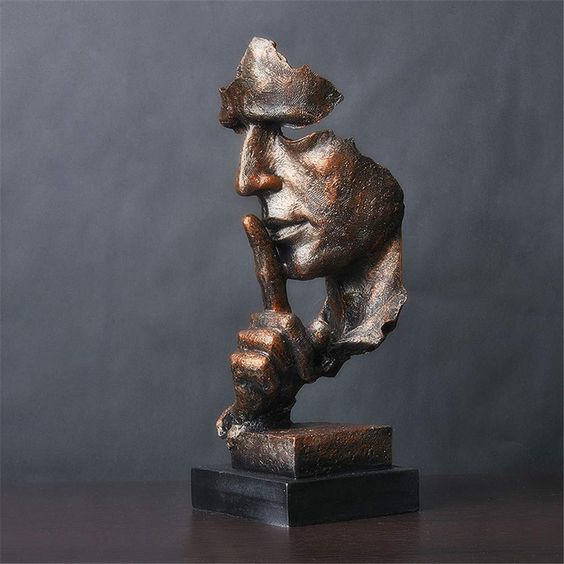 SerenitySculpt - Nachdenkliche abstrakte Statue für ruhige Reflexion | Karnz