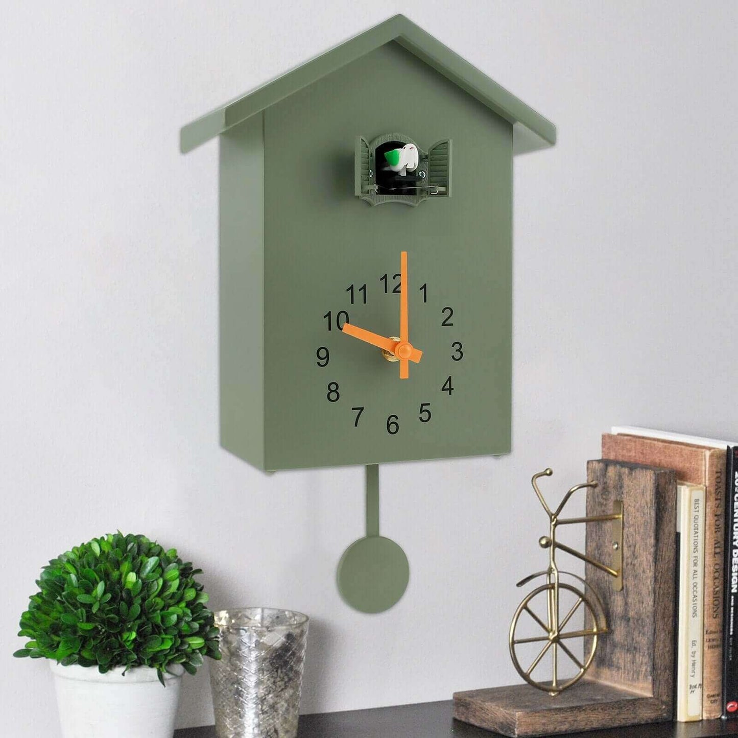 Zeitgenössische Kuckucksquarz-Wanduhr