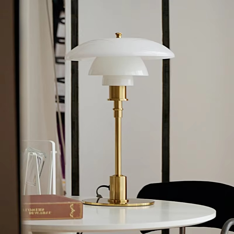 Karnz | Skandinavische Designer Tischlampe Minimalistisch