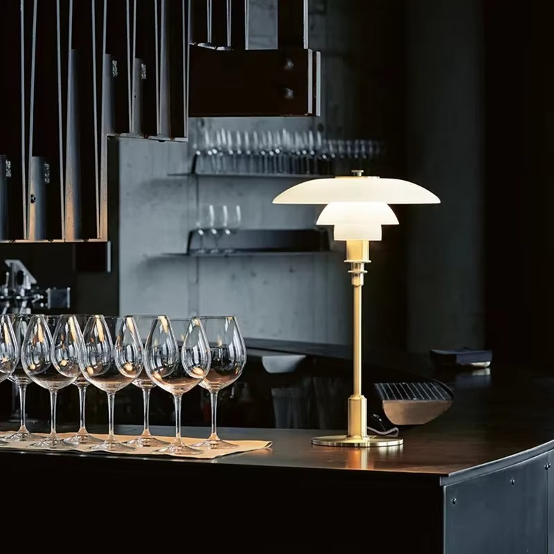 Karnz | Skandinavische Designer Tischlampe Minimalistisch