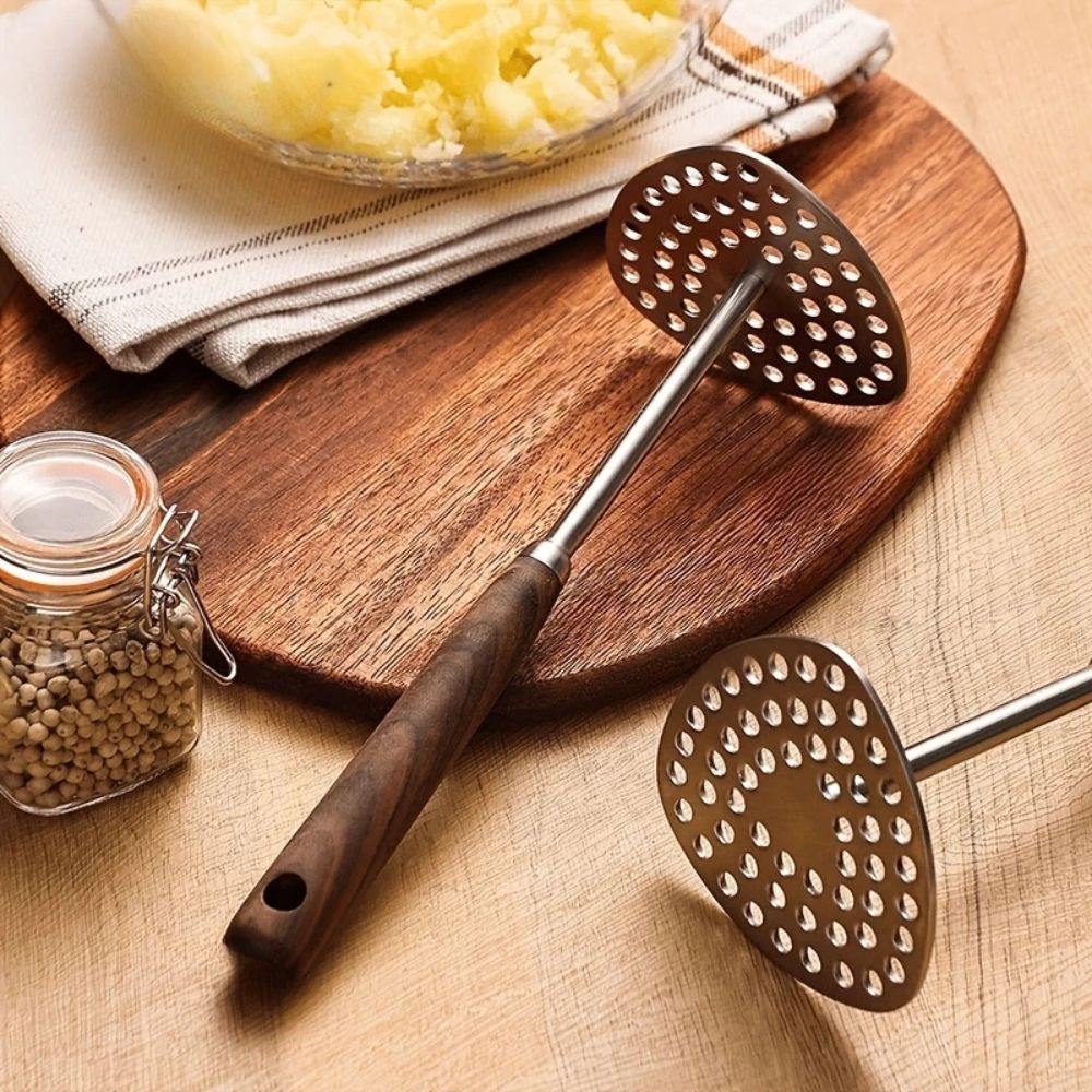 PureGrip Kartoffelstampfer Edelstahl 304 mit Holzgriff | Karnz