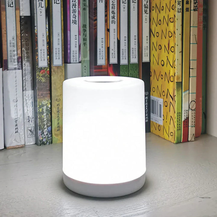 Dimmable LED Tischlampe mit USB-Anschluss - GlowEase | Karnz