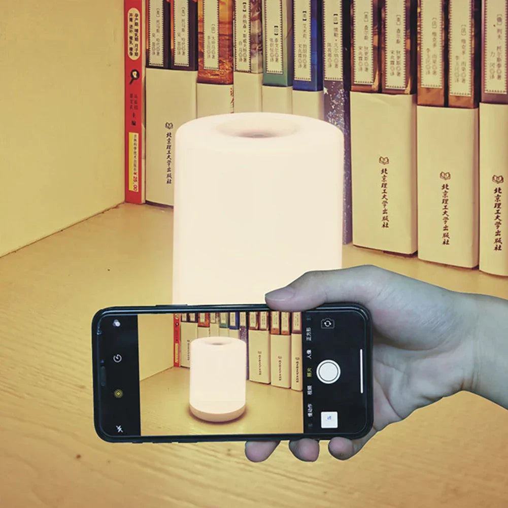Dimmable LED Tischlampe mit USB-Anschluss - GlowEase | Karnz