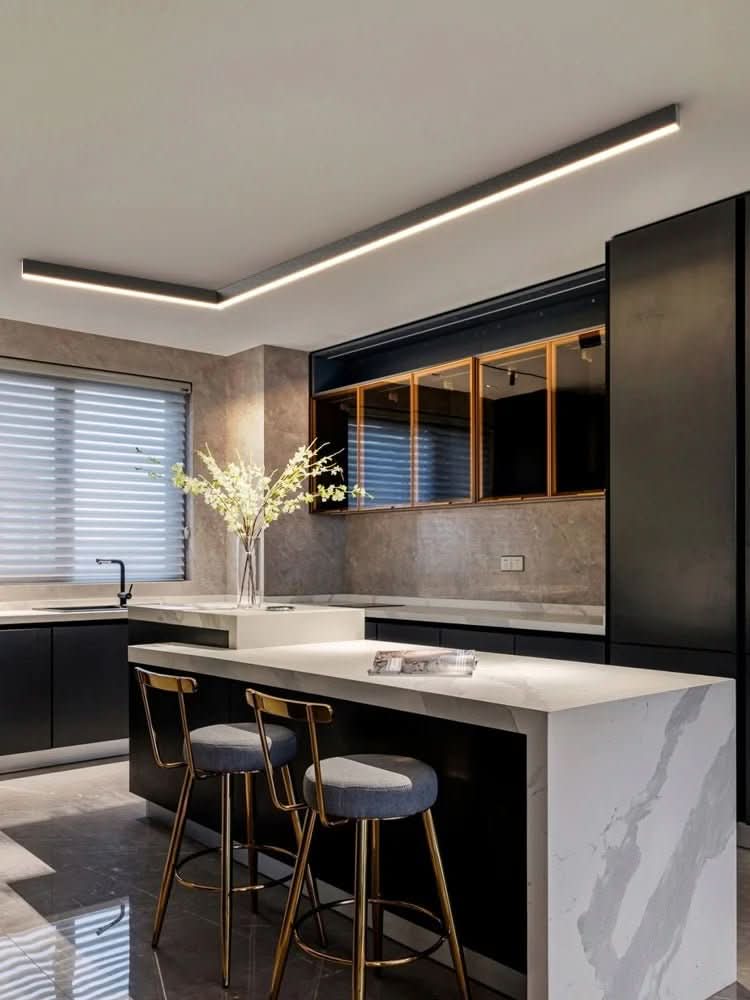 Minimalistische Deckenleuchte im skandinavischen Design mit starker Leuchtkraft