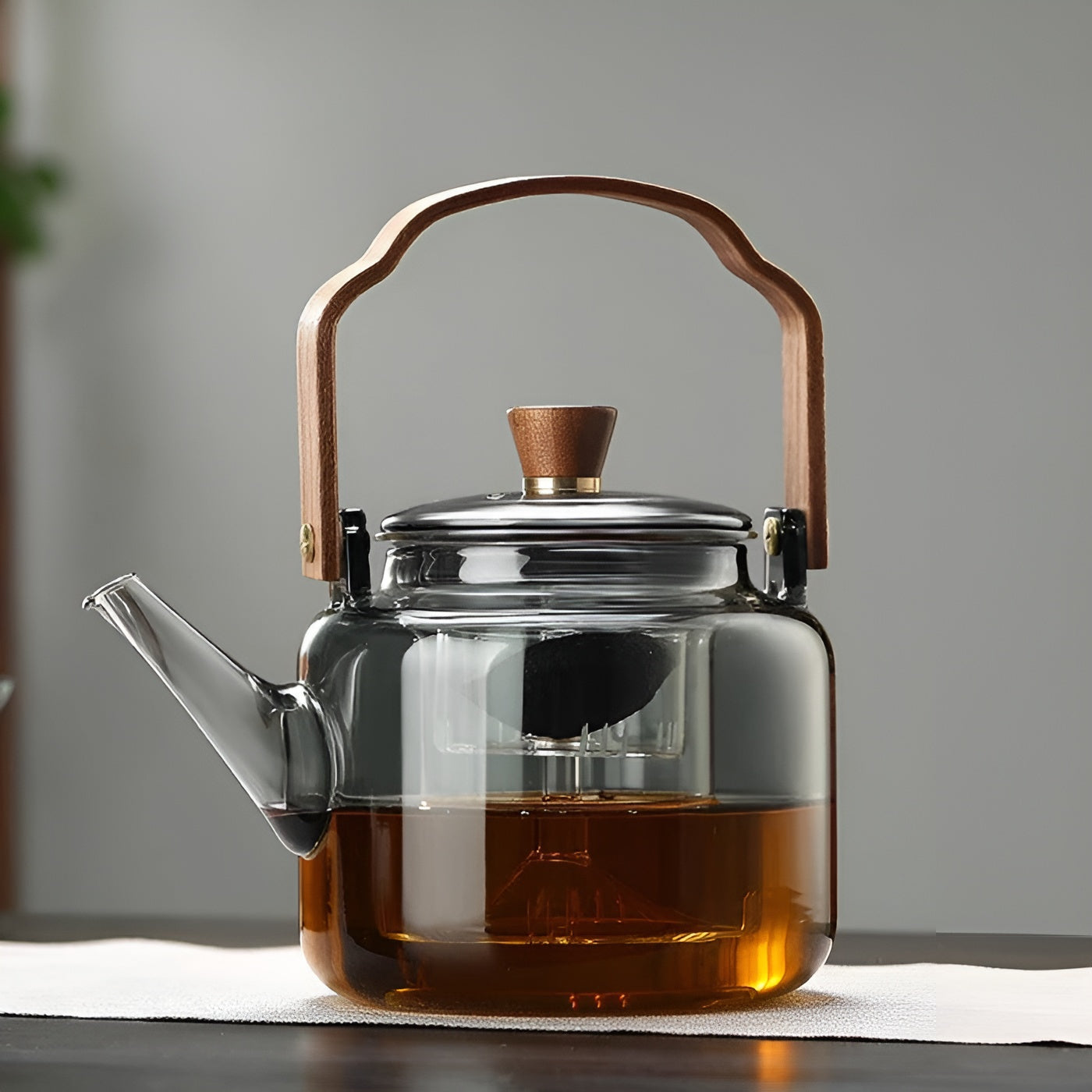 Glas Teekanne mit Holzdeckel und Sieb – Elegantes Design | 1,2 L Rauchglas für stilvollen Teegenuss | Karnz