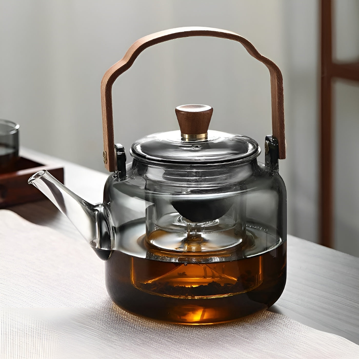 Glas Teekanne mit Holzdeckel und Sieb – Elegantes Design | 1,2 L Rauchglas für stilvollen Teegenuss | Karnz