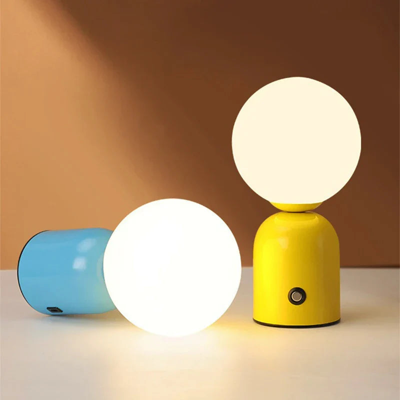 Wiederaufladbare LED Tischlaterne – Tragbare kabellose Lampe für Innen & Außen | Karnz