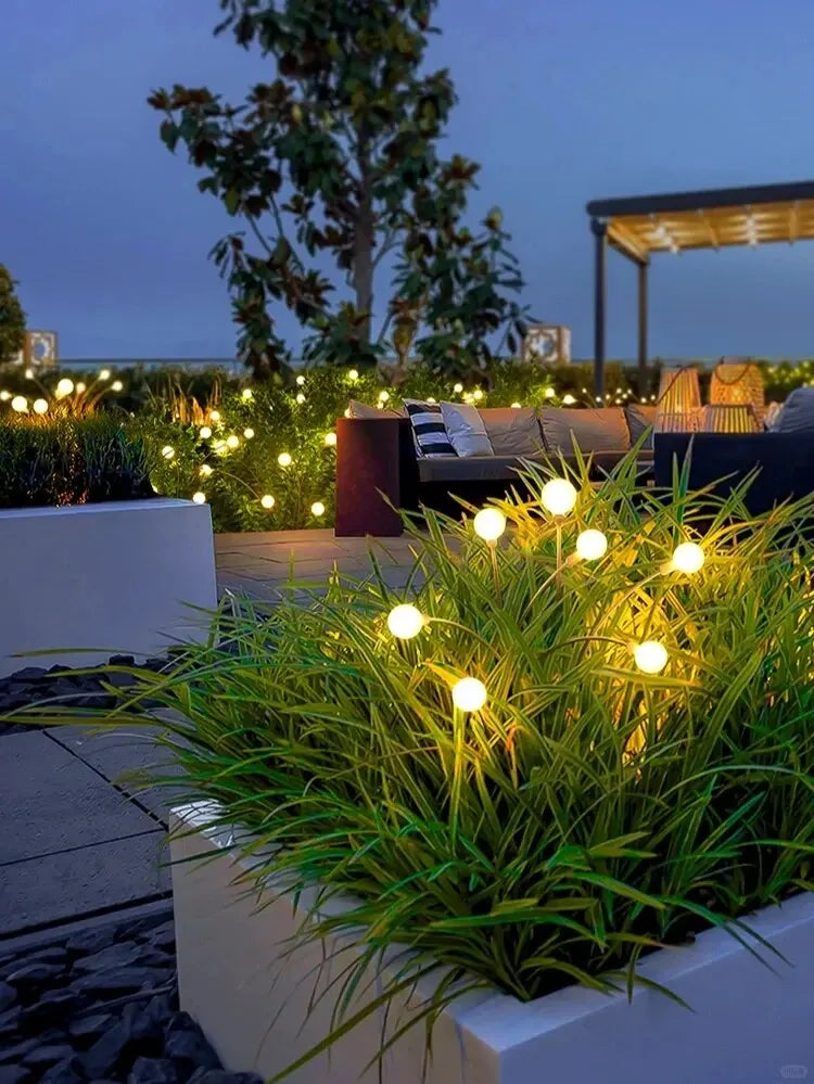 Solarbetriebene Glühwürmchen Gartenleuchte - Dreiköpfige LED Lampe für Außen | Karnz