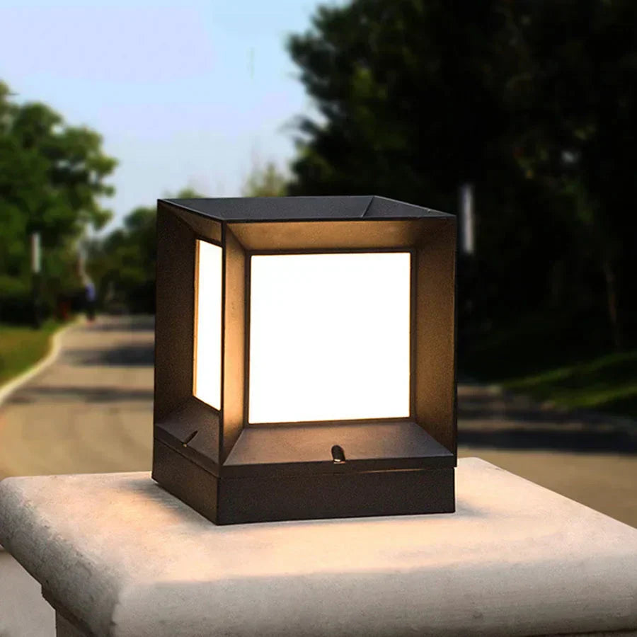 Outdoor Stehlampe für Tore und Einfahrten - Moderne Beleuchtung mit LED | Karnz
