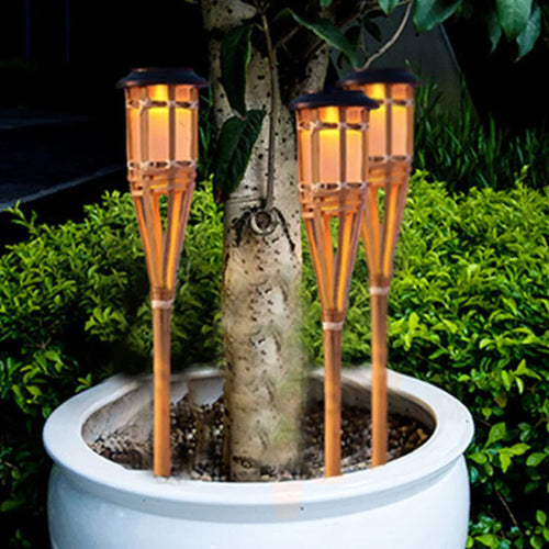 Solarbetriebene Gartenfackeln im Bambus-Design – Wetterfeste LED Deko Beleuchtung für Außen | Karnz