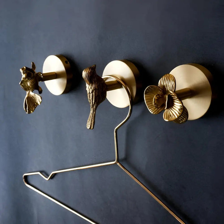 GlintAura — Verwandelt jede Wand in ein strahlendes Stil-Statement voller Charme und Eleganz | Karnz