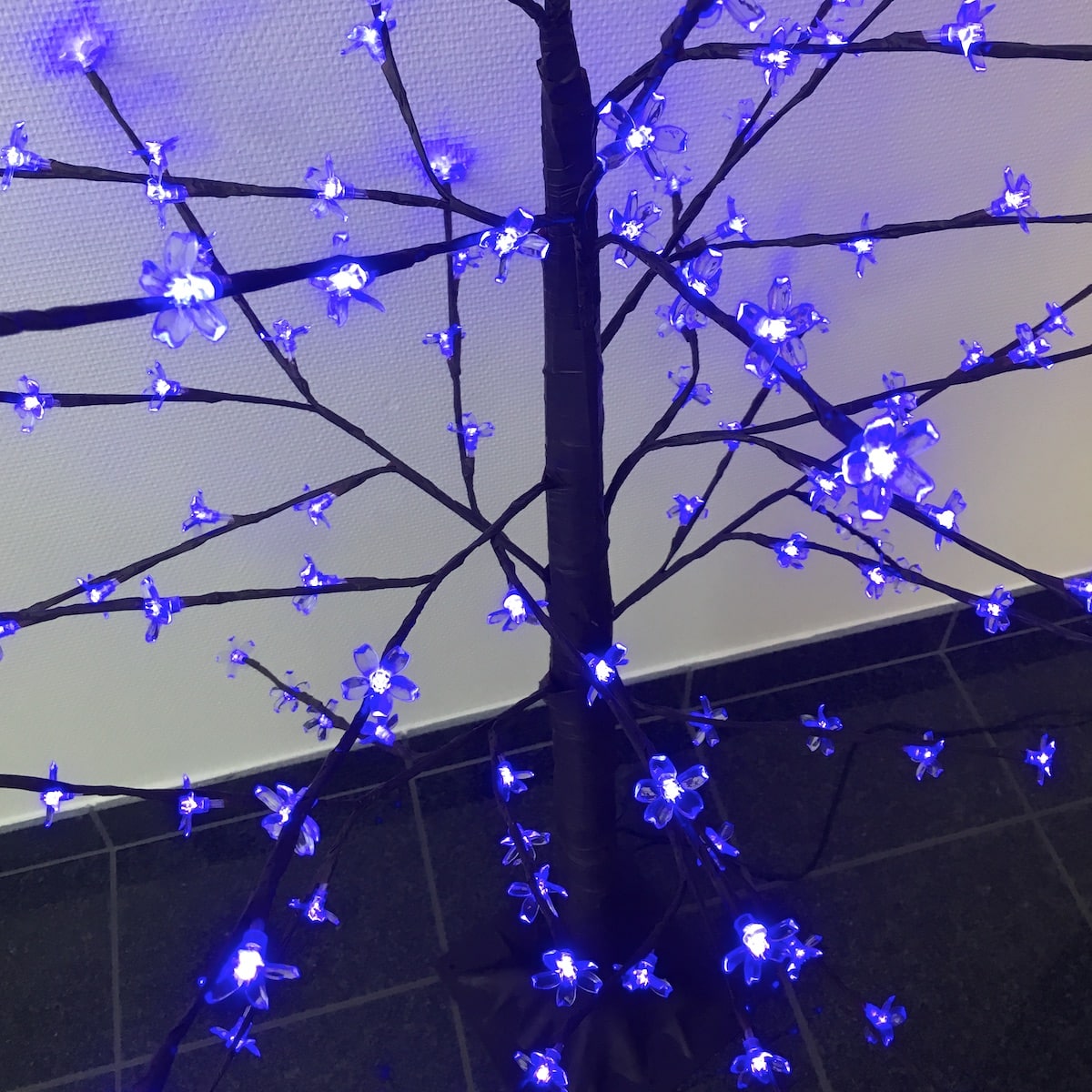 Lichbaum LED-Multifunktion 140 cm. inkl. Fuß (blaue LED) | Karnz