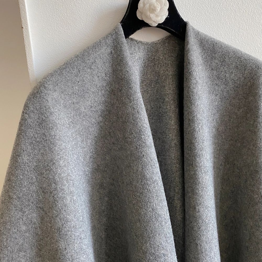 Twilight Chill Acryl-Poncho-Schal