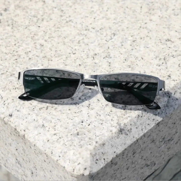 Ultra-leicht multifokale selbsttönende Lesebrille