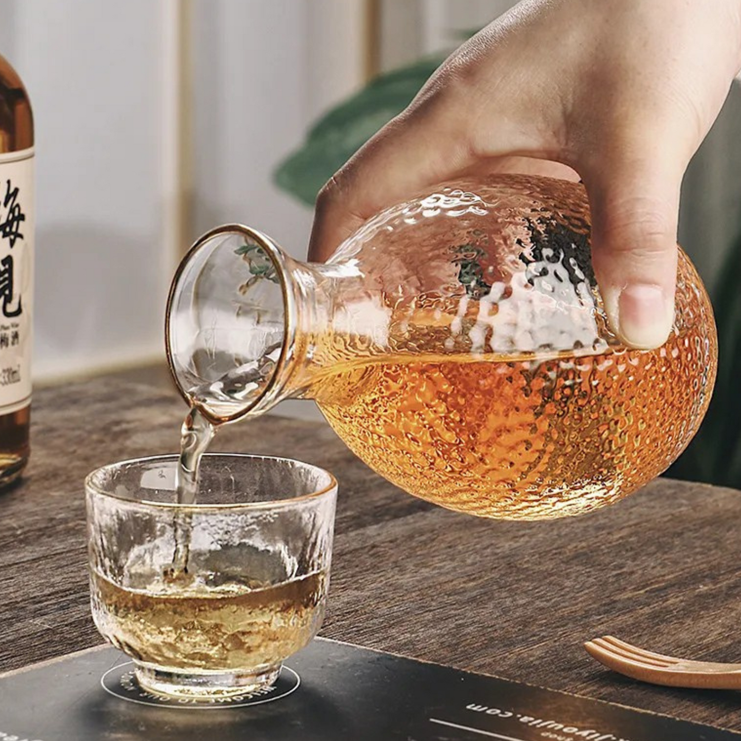 Japanischer Sake Satz aus Glas – Elegante Karaffe mit Bechern | Perfekt für Wein, Whisky & Likör | Karnz