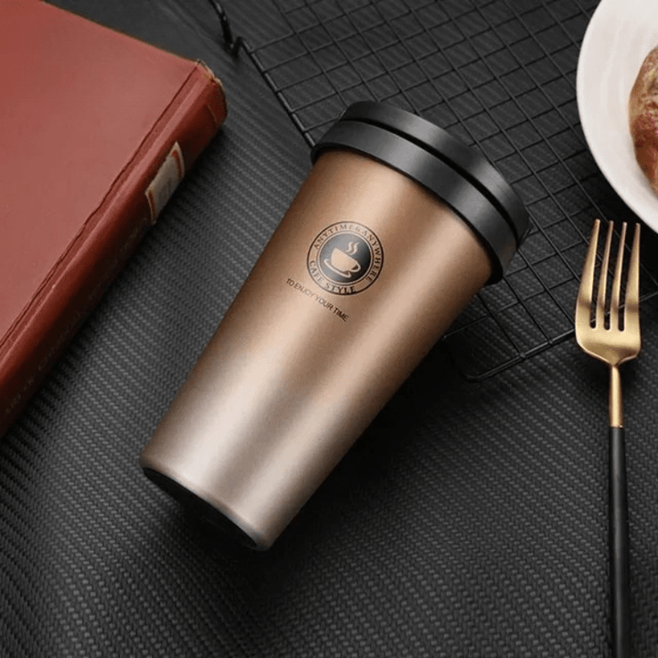 Isolierter Edelstahl-Reisebecher | 500 ml, auslaufsicher und doppelwandig