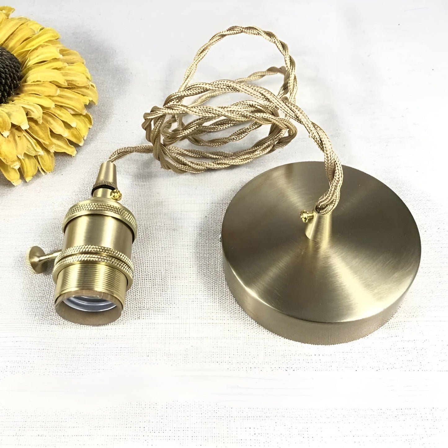 Hängeleuchte mit floralem Motiv – Warmes Licht & stilvolles Design | Für Ihr Zuhause | Karnz