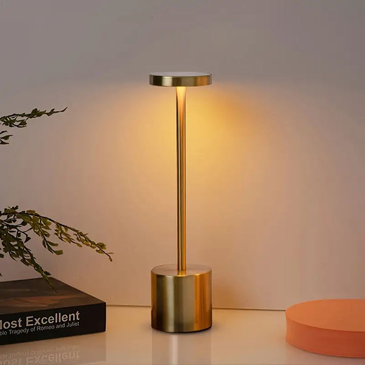 Kylie Moderne Stil LED Schreibtischlampe | Karnz