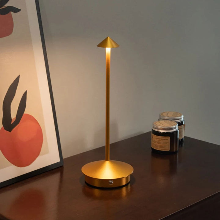 Robyn Arrow LED Tischlampe | Karnz