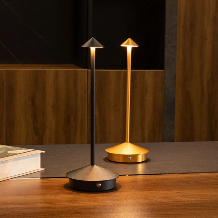 Robyn Arrow LED Tischlampe | Karnz
