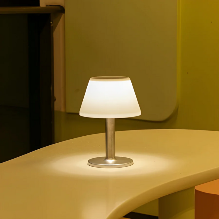 Stylische Solar Tischlampe - SolarLuxe | Karnz