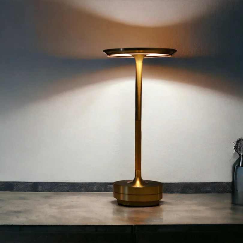 Stimmungsvolle Luxus Tischlampe - LumoVibe | Karnz