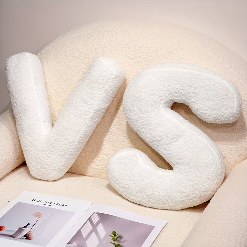 Weißes Buchstaben-Dekorationskissen – Weich und vielseitig | Kreative Kissen für Ihr Sofa und Bett | Karnz