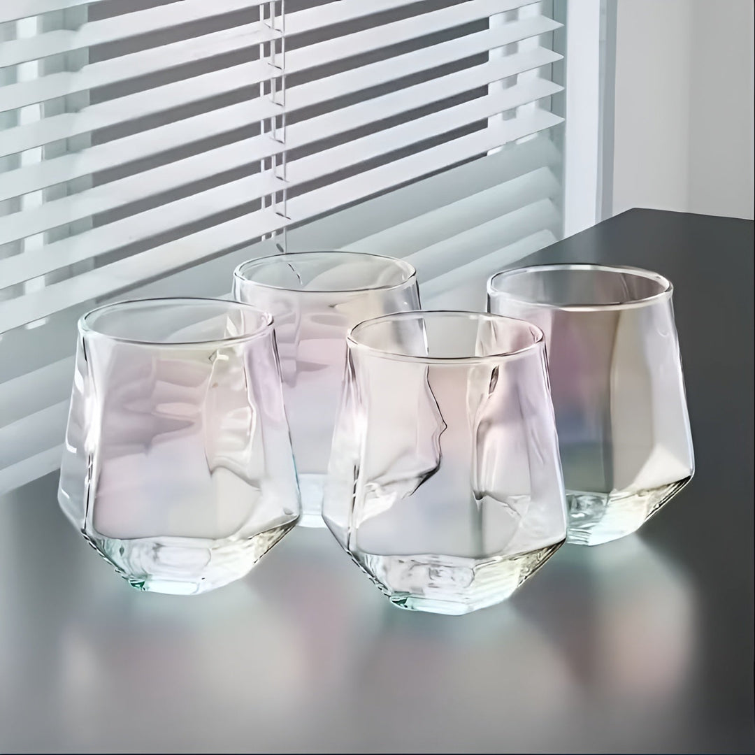 Glasbecher im transparenten Design, 4-teilige Set – stilvolles und dekoratives Design | 300 ml Glasbecher für Wasser, Saft und Tee | Karnz