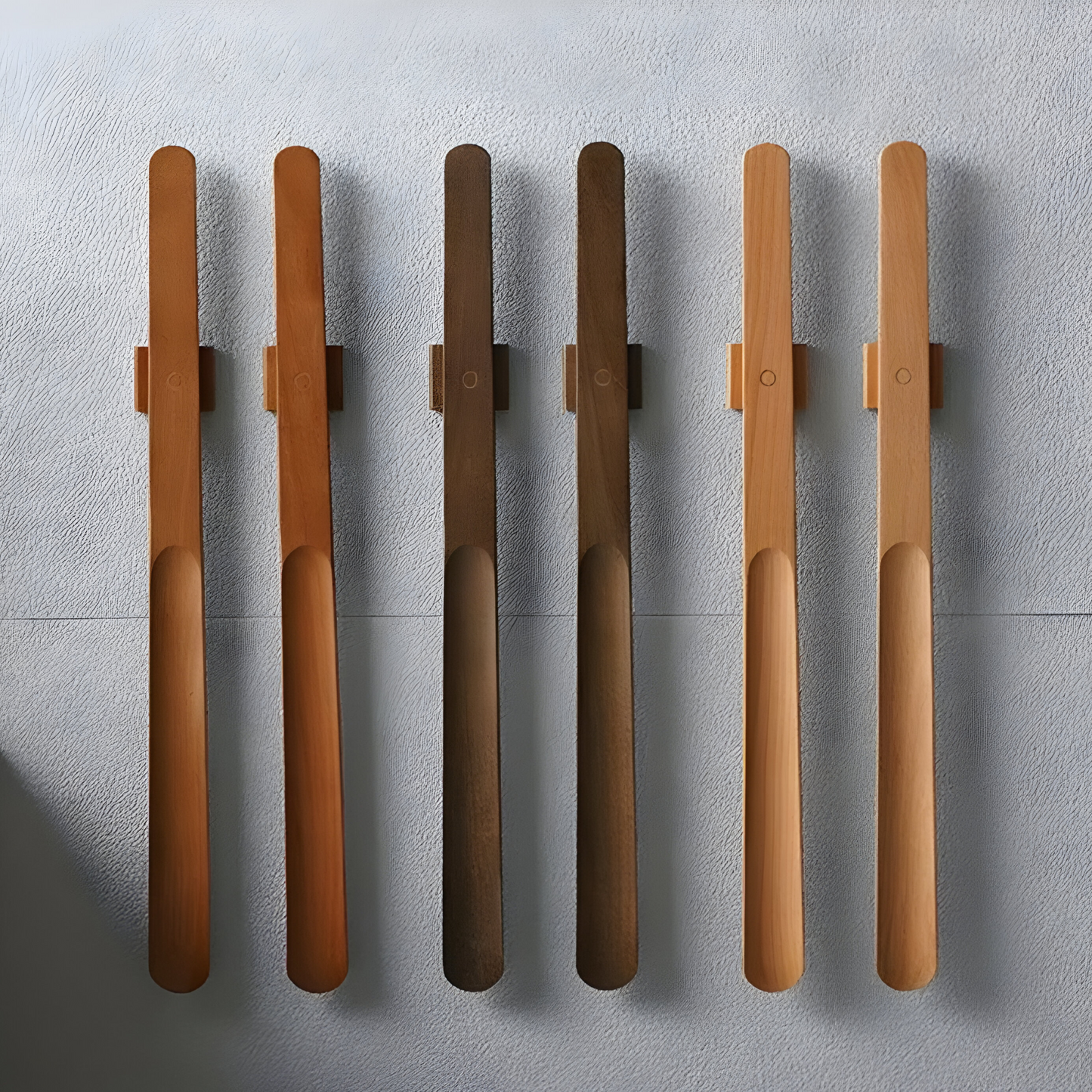 KomfortKick – Magnetischer Schuhanzieher aus Holz