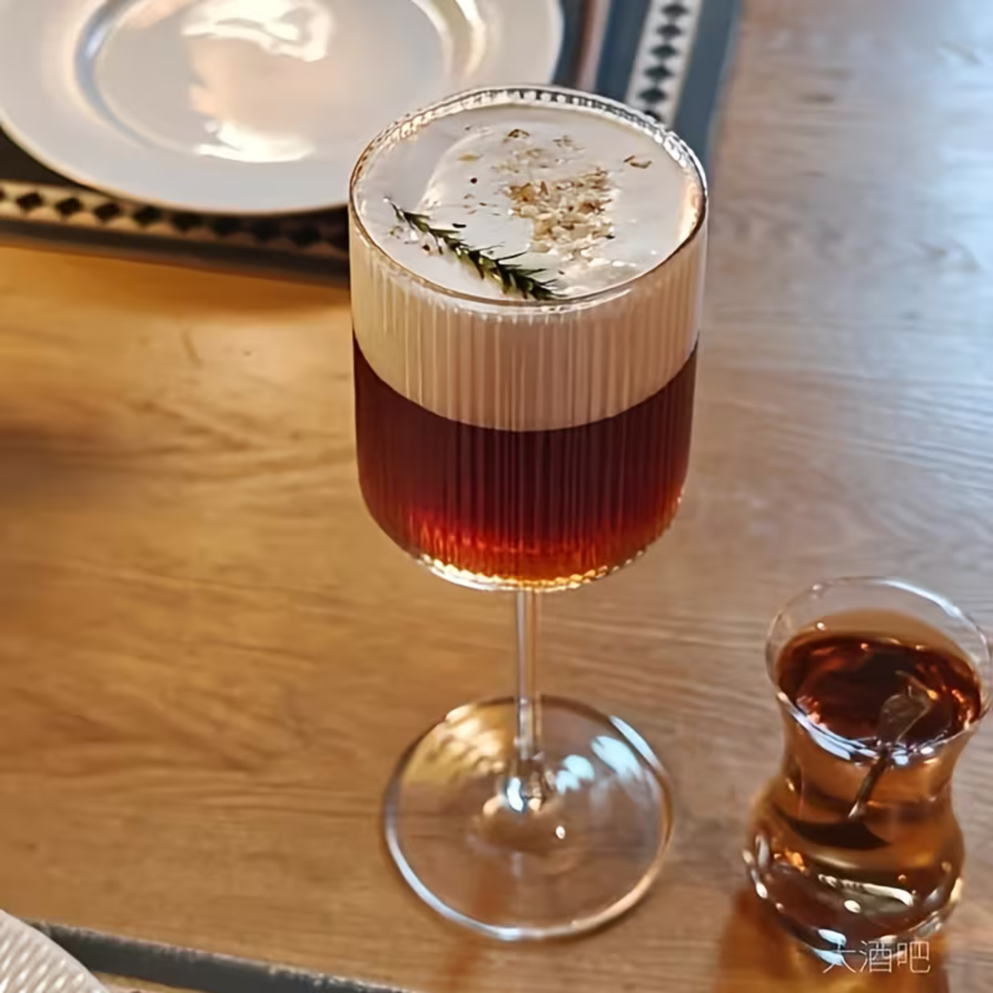 Kristallglas mit Vintage-Rillen – Transparent & Dekorativ | Elegantes Glas für den Alltag und die Tischkultur | Karnz