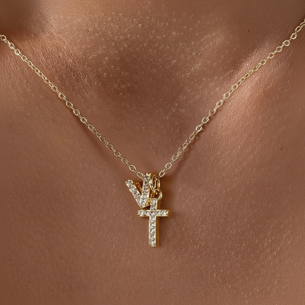 Karnz | Zarte Diamant Initial & Kreuz Halskette