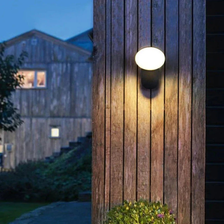 Moderne LED Verandaleuchte mit Bewegungsmelder - Wasserdichte Außenbeleuchtung, energiesparend, ideal für Terrasse und Eingang | Karnz