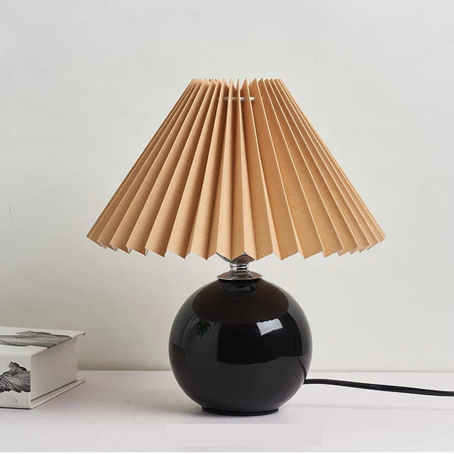 Elegante Tischlampe im Vintage-Stil - Antikes Design mit Plissee-Lampenschirm, Retro-Tischleuchte für Wohnzimmer & Schlafzimmer, Dekorativ und Stilvoll | Karnz