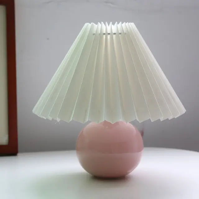 Elegante Tischlampe im Vintage-Stil - Antikes Design mit Plissee-Lampenschirm, Retro-Tischleuchte für Wohnzimmer & Schlafzimmer, Dekorativ und Stilvoll | Karnz