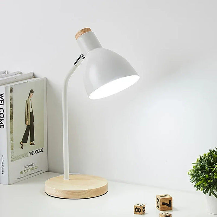 Holztischlampe – Kreative skandinavische Schreibtischlampe aus Holz und Metall