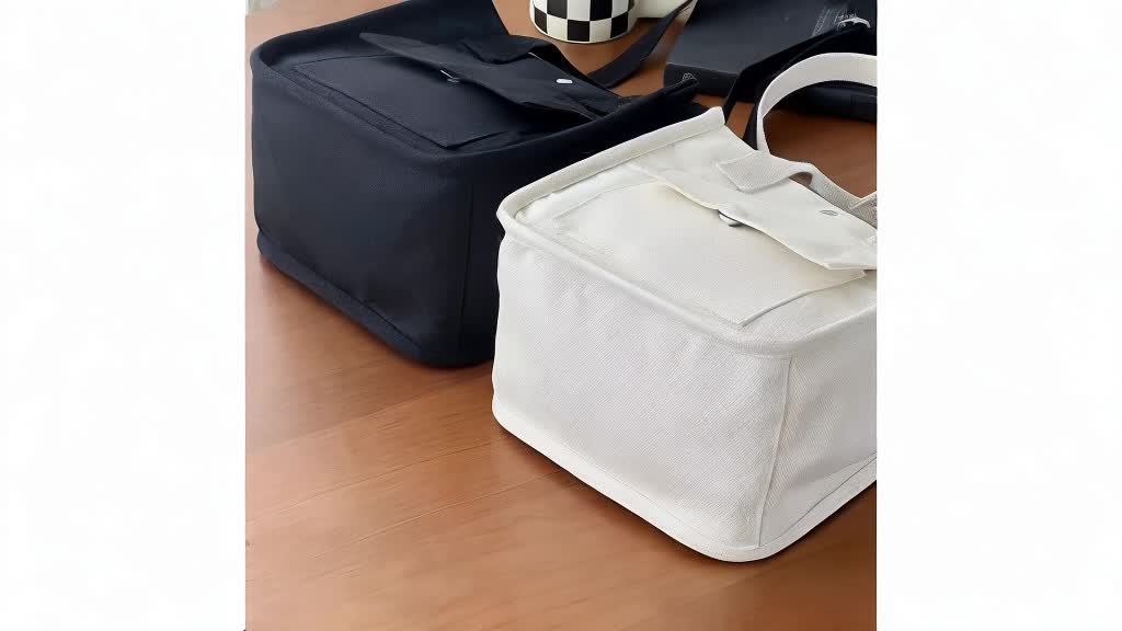 UrbanEase Canvas Slingbag – Weiße Schultertasche mit Magnetic Closure und verstellbarem Riemen | Karnz