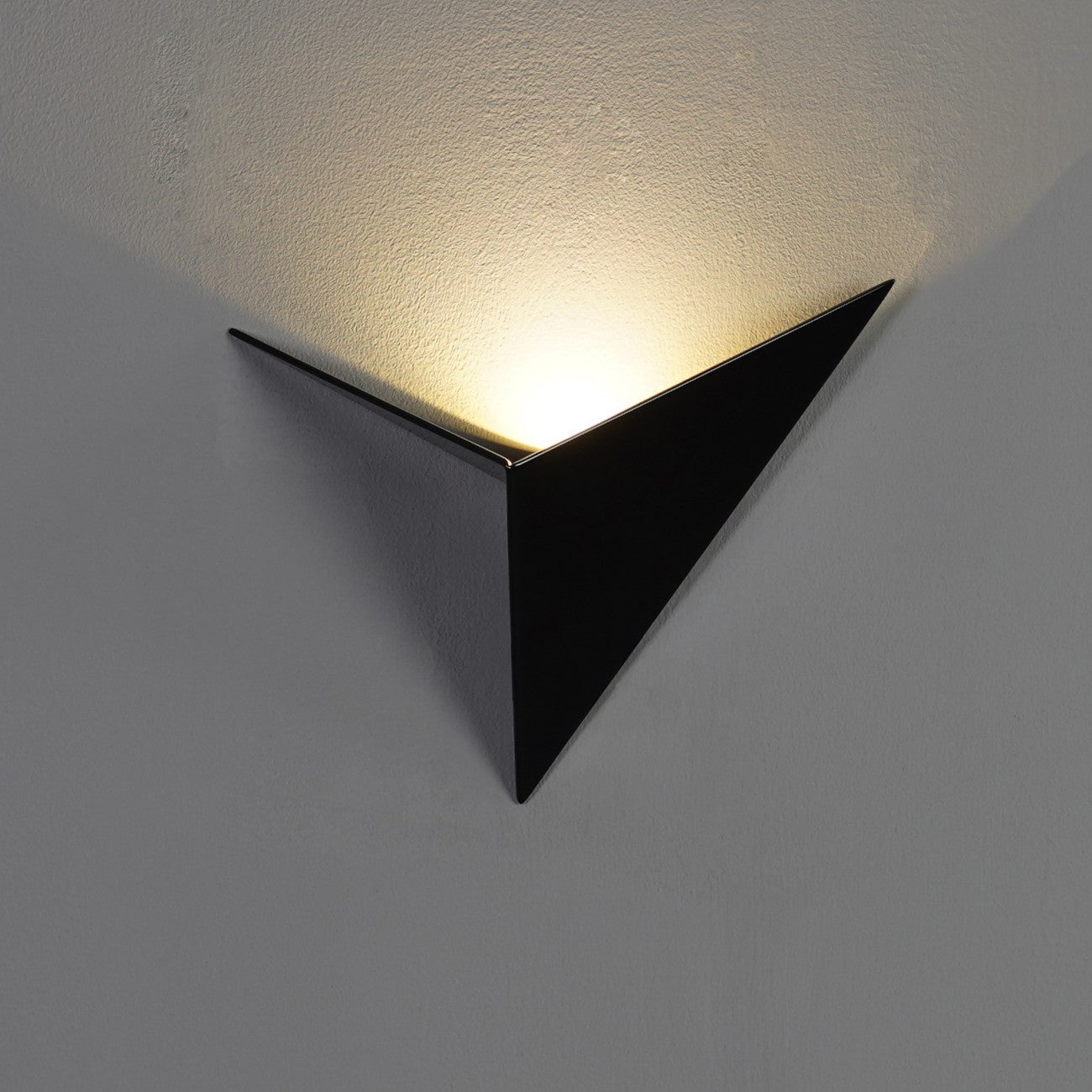 Karnz | Trigon Wandlampe